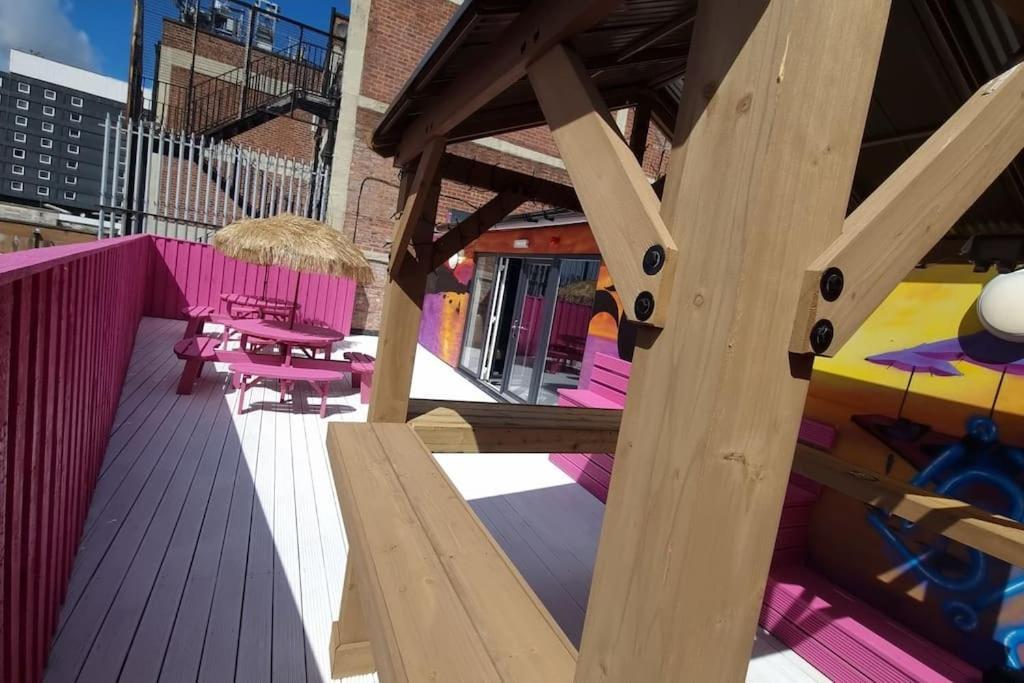 Penthouse Apartment, Sleeps 21 With Terrace Liverpool Exterior foto